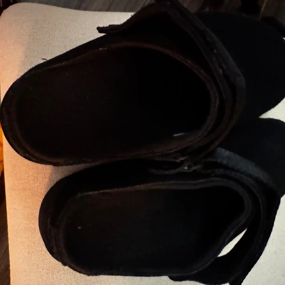 WOMENS UGG® Goldenstar Clog - Black size 8 - Picture 6 of 6